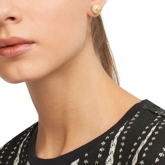 Tory Burch Crystal Pearl Earring - Picture 3 of 3